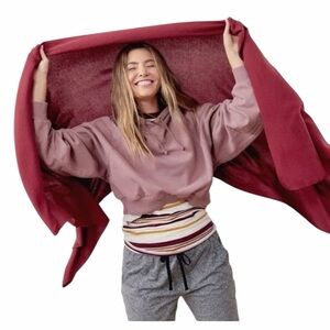 NWT Short Stories Ruby Wine Travel Blanket